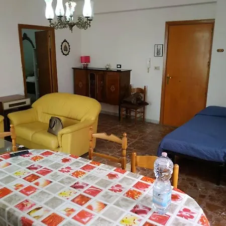 Elihouse Gizzeria