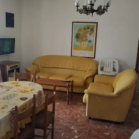 Elihouse Apartment Gizzeria