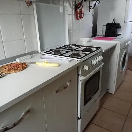 Elihouse Apartment Gizzeria