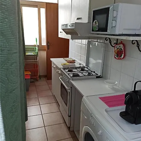 Apartment Elihouse Gizzeria